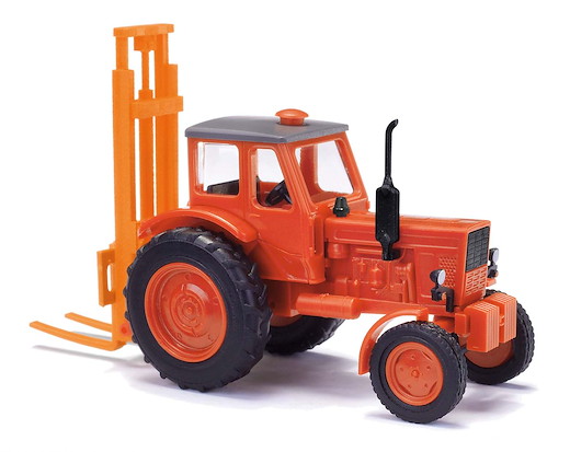 Belarus MTS-50 mit Hecklift TVE 3200