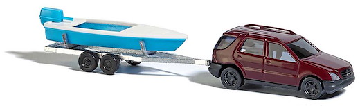 Mercedes M-Klasse mit Boot