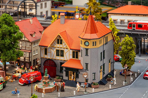 Rathaus mit Feuerwehrgarage