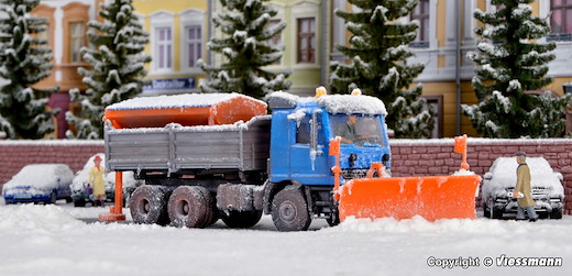 H0 MB ACTROS mit Schneepflug