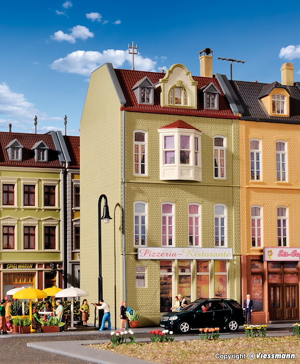 H0 Stadthaus Pizzeria in Dues