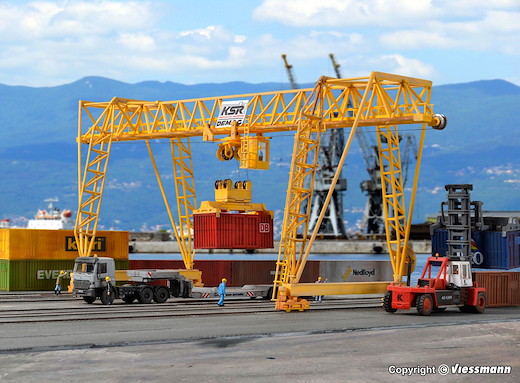 H0 DEMAG Containerkran