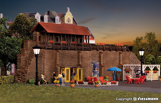 H0 Stadtmauer mit Kleingarten