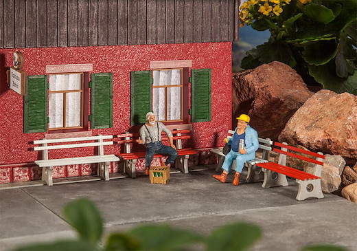 4 Parkbänke