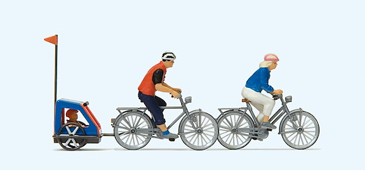 Familie auf Radtour