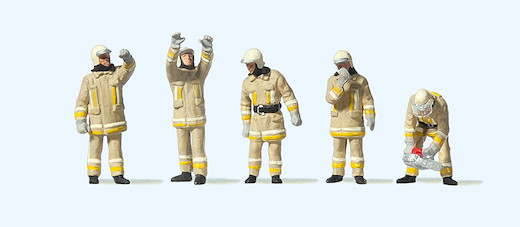 Feuerwehrmänner. Uniformfarbe beige, techn. Hilfeleist.