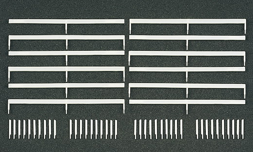 Leitpfosten und Schutzplanken, 52 Bauelemente