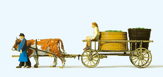 Winzerwagen und Kühe