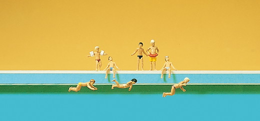 Kinder im Schwimmbad