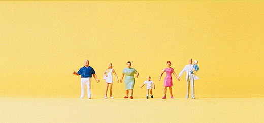Familie Krause beim Spazierga