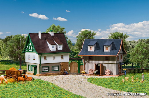 Z Bauernhaus mit Scheune und