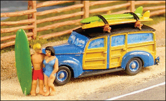 "Woody" w/Srfrs & Srfbrds