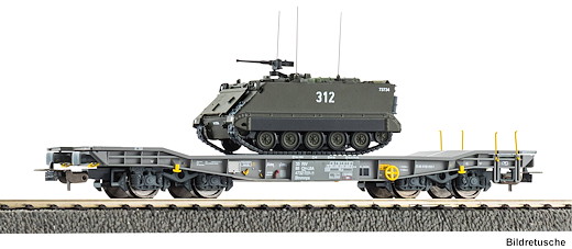 Panzertransportwagen Slmmnps mit M113 Schützenpanzer SBB-CFF V